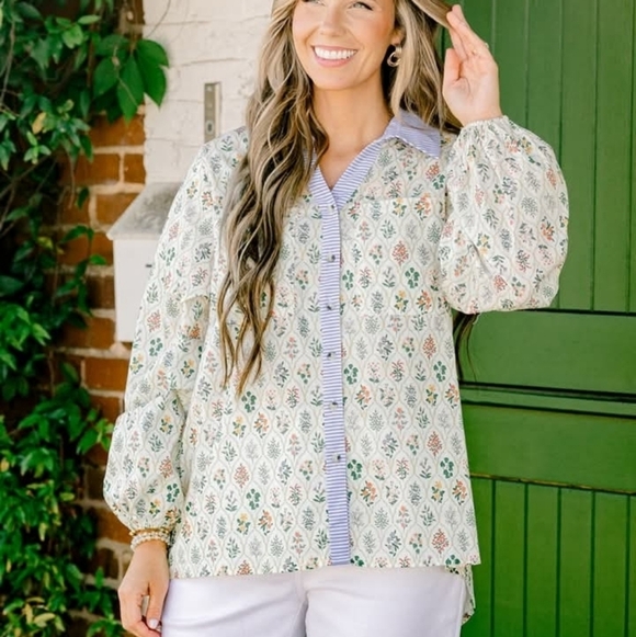 Chic Soul Tops - Chicsoul.com Petals and Prints Size 3X Button Front